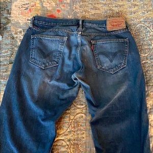 Levi is slim straight 514 33x32